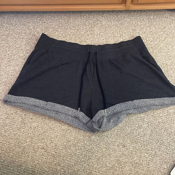 Dark Gray Comfortable Champion Athletic XXL Shorts with Drawstring Waistband - Picture 1 of 4